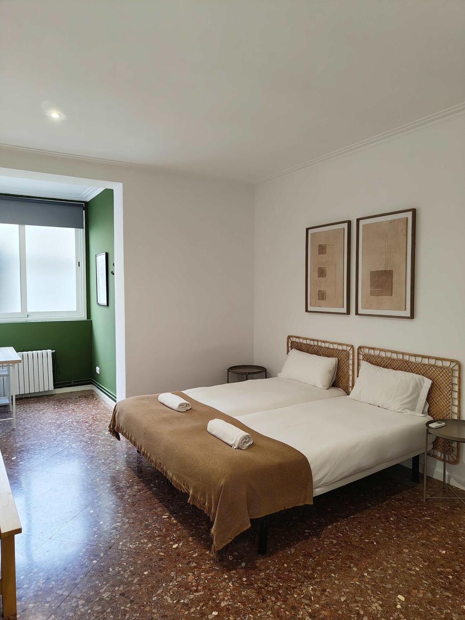 Big For 15 In The Heart Of Eixample Barcelona