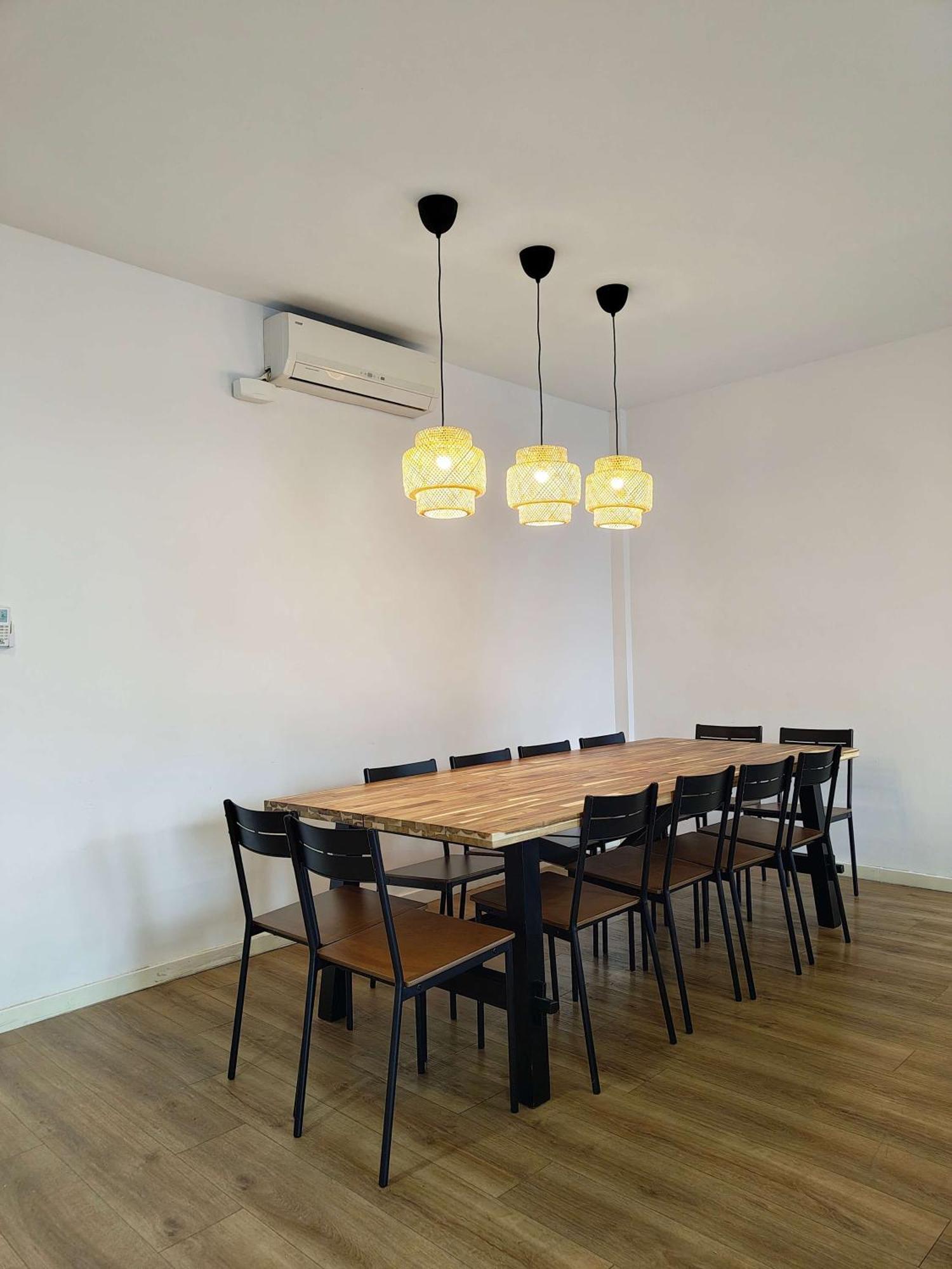Big For 15 In The Heart Of Eixample Apartment