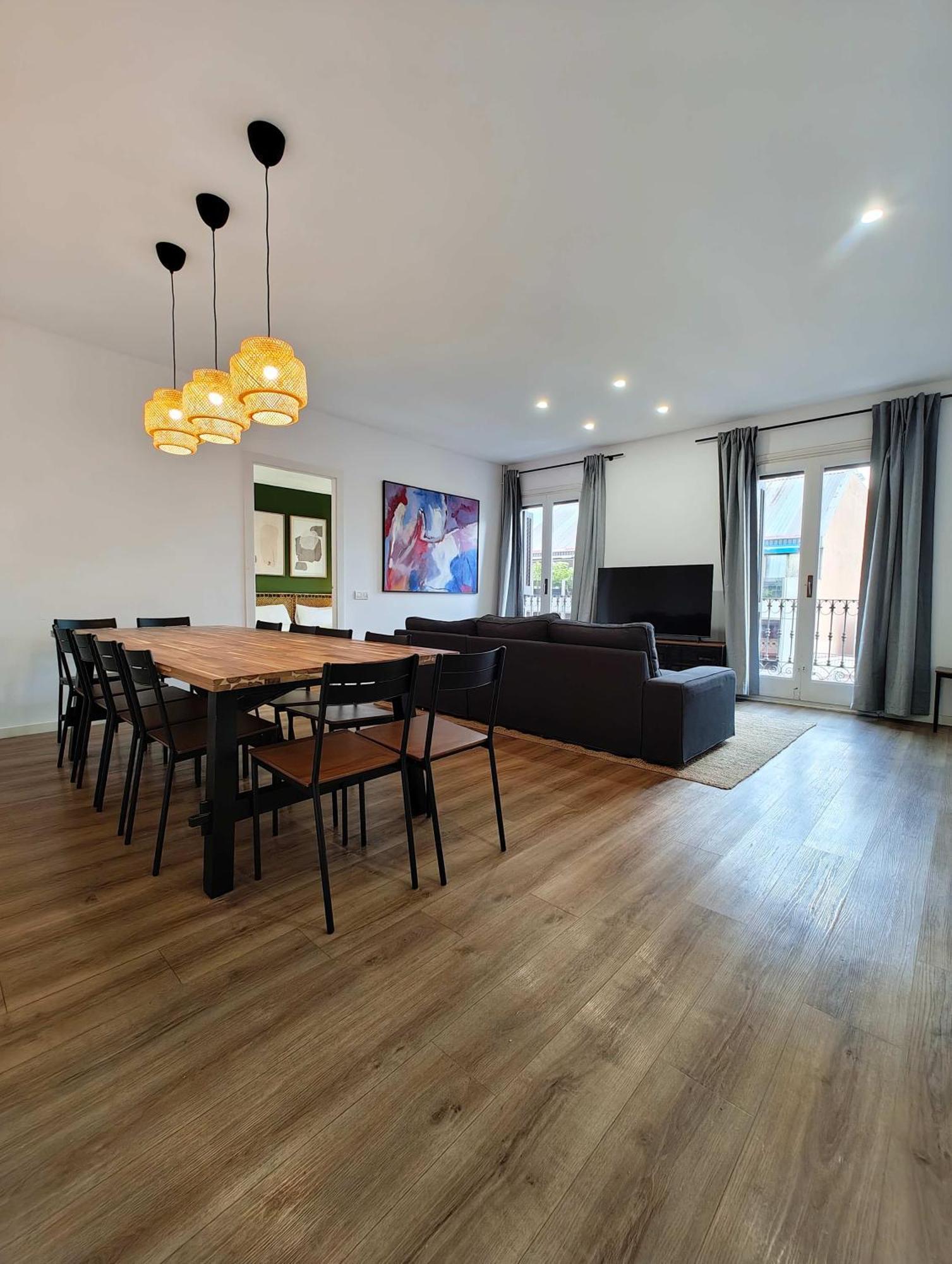 Big For 15 In The Heart Of Eixample Barcelona
