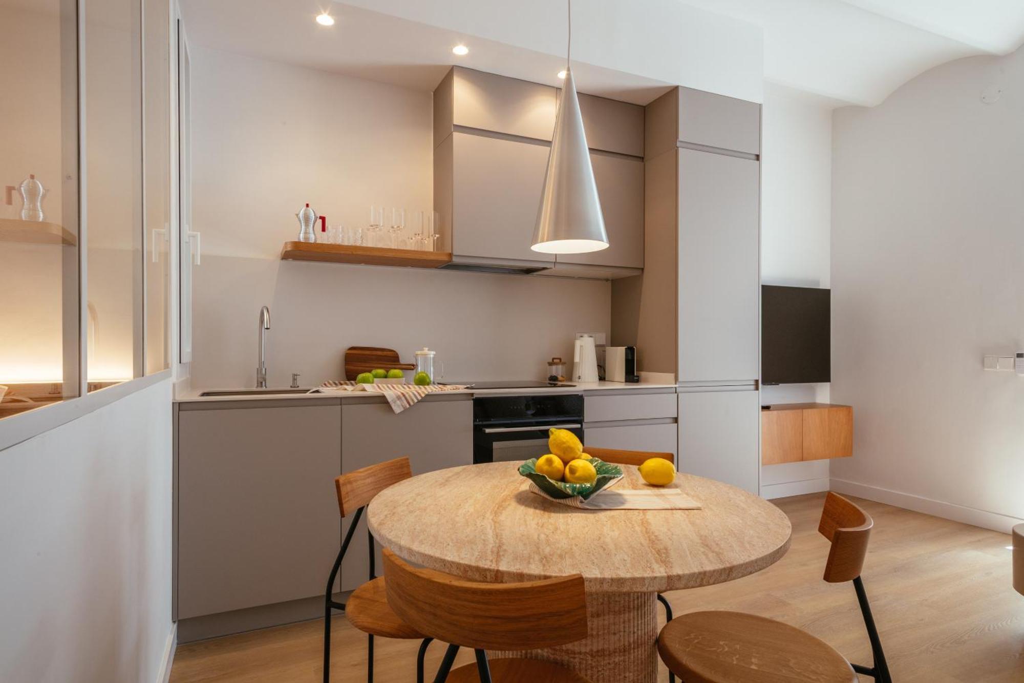 Apartment Newly Renovated Stylish Eixample - Great Location