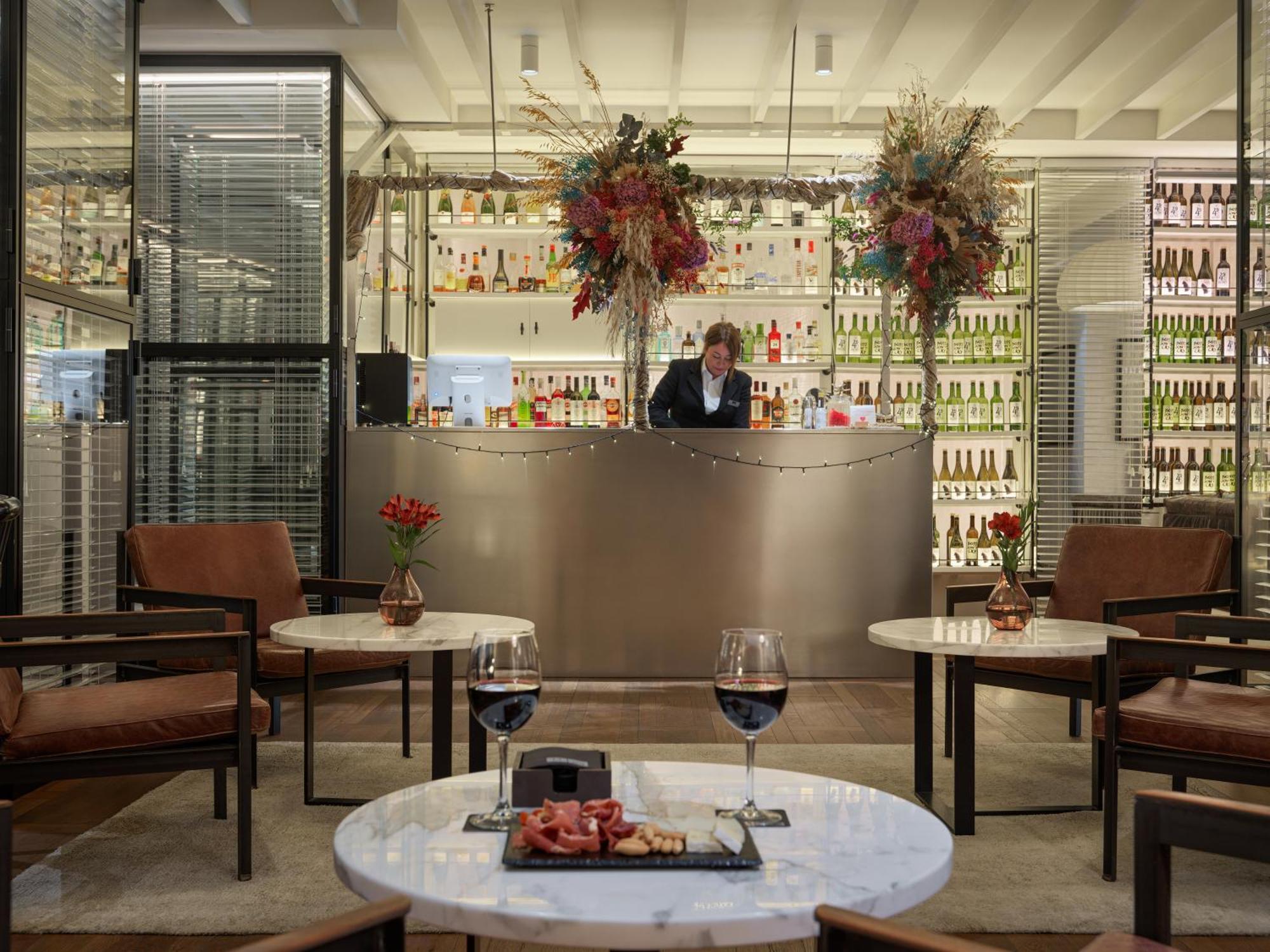 Hotel H10 Universitat 4*