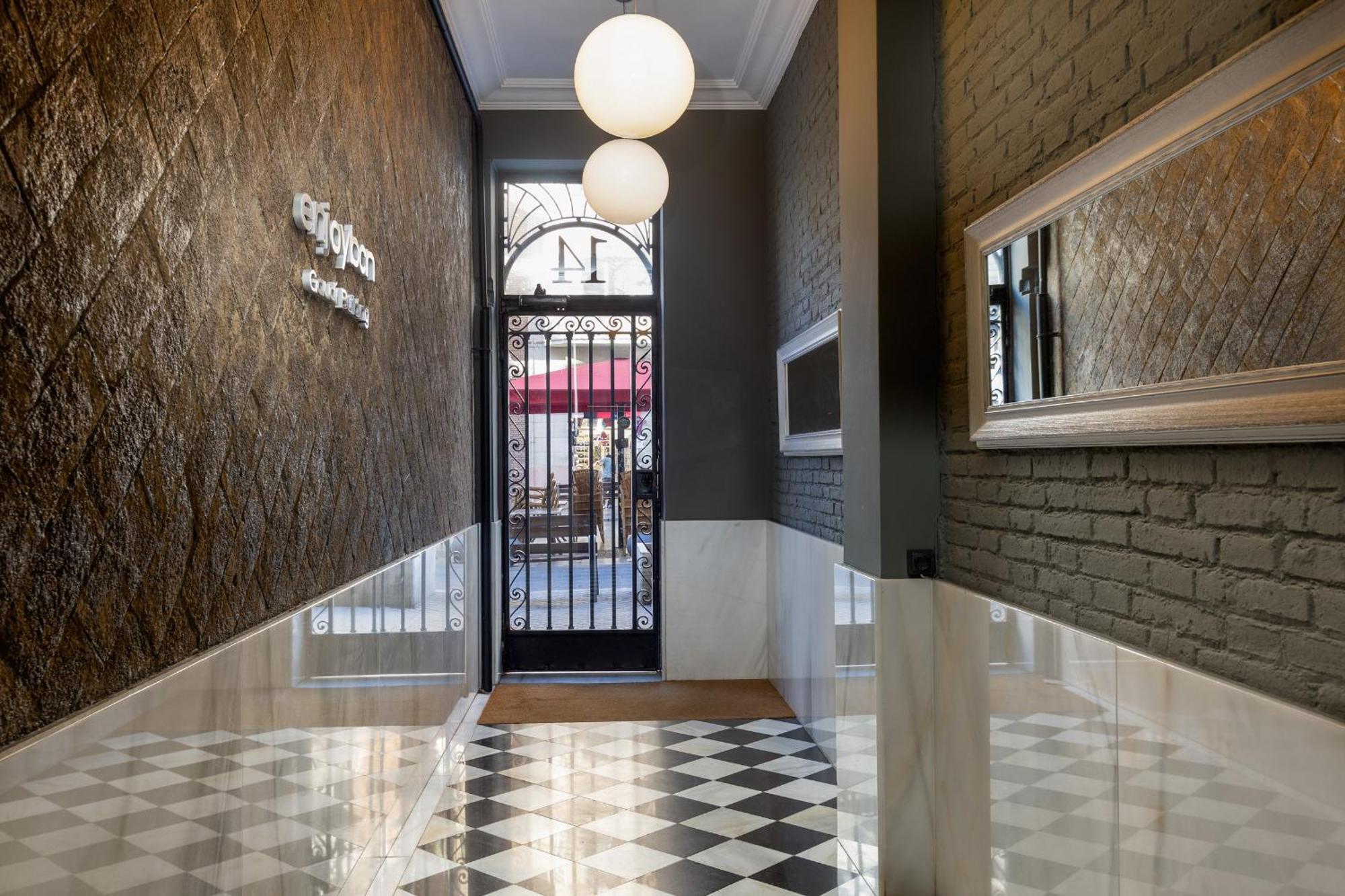 Enjoybcn Gaudi Apartamento *