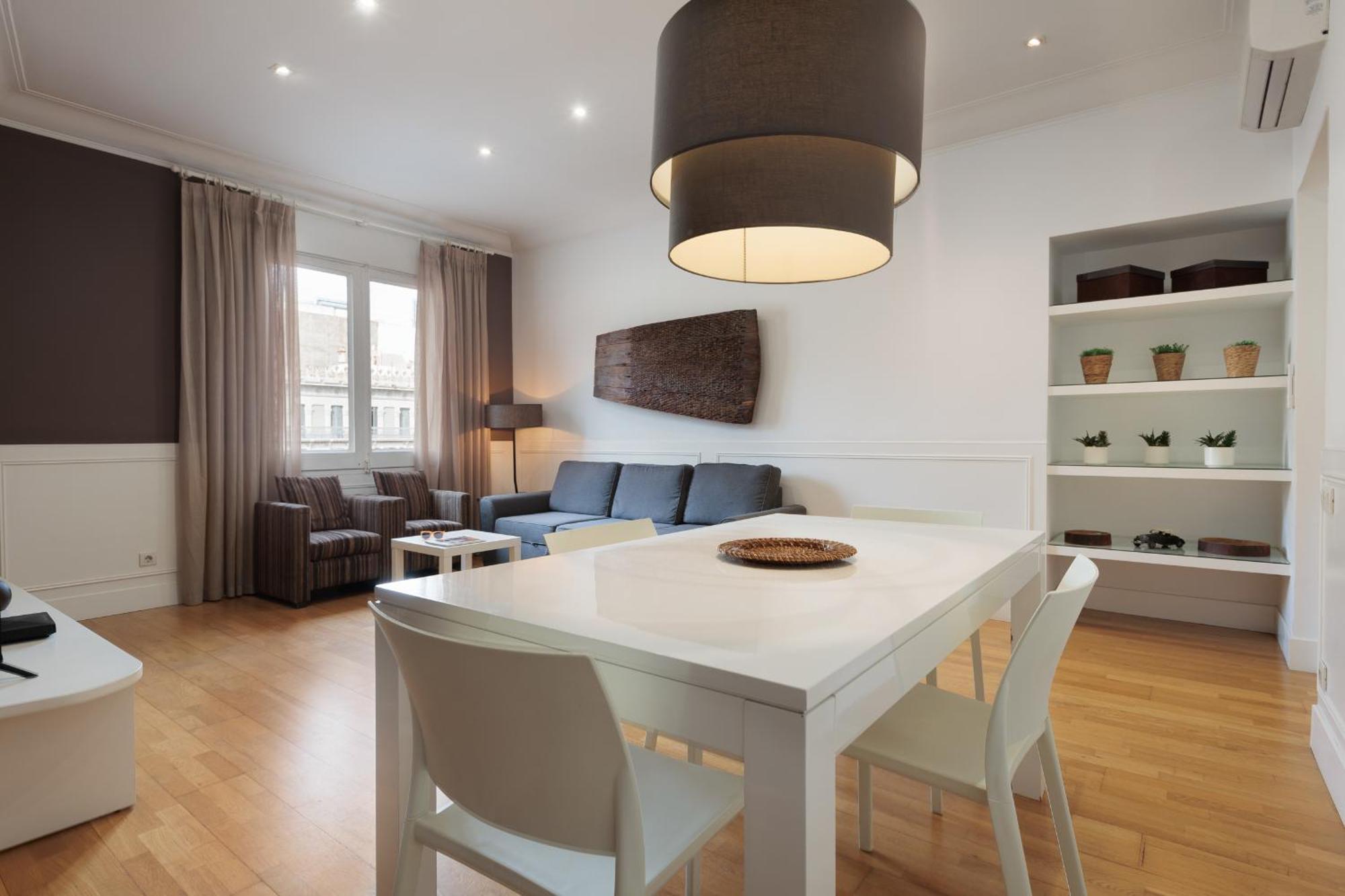 Enjoybcn Coliseum Apartamento *