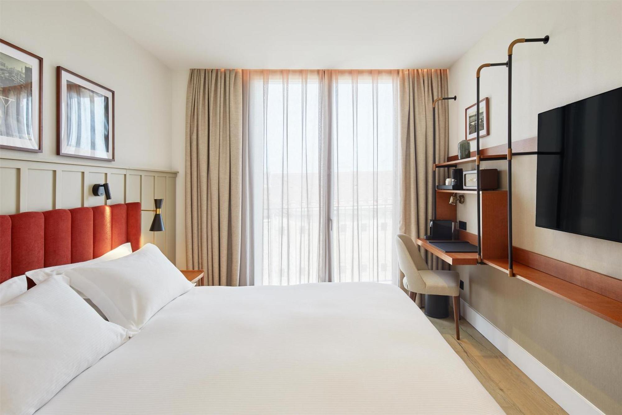 Via Sants Barcelona, Tapestry Collection By Hilton Barcelona