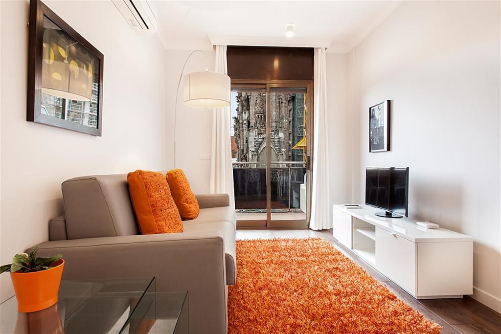 Friendly Rentals Gaudi Dream Apartment Barcelona