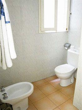 El Call Hotel *