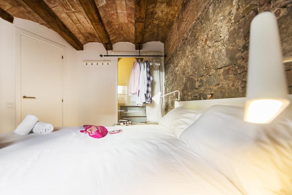 Happy People Ramblas Harbour Apartment Barcelona