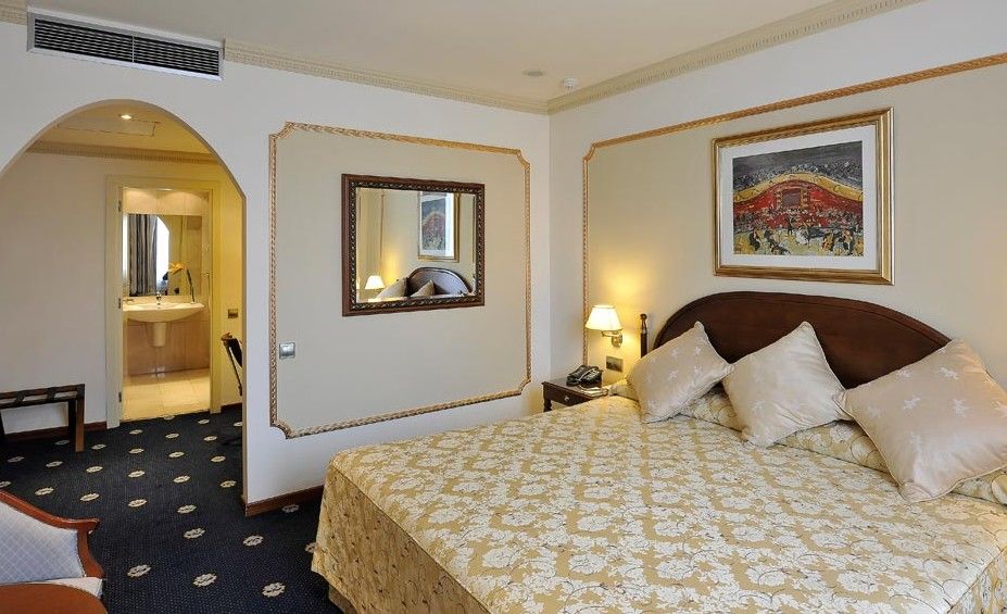 Roger De Llúria Hotel 4*