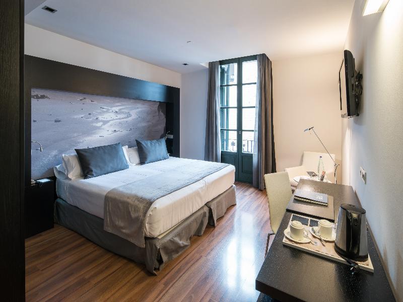 Hotel Catalonia Catedral 4*