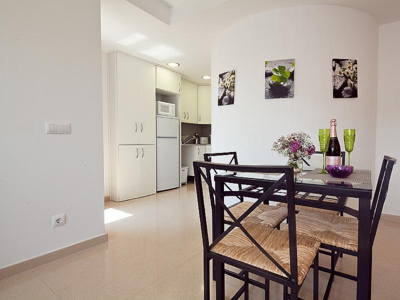 Hotel Charm Paralel 2*