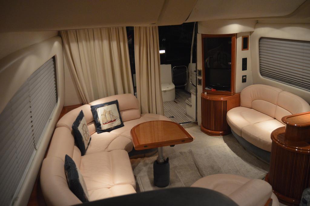 Hotel en barco La Gavina Boat Barcelona