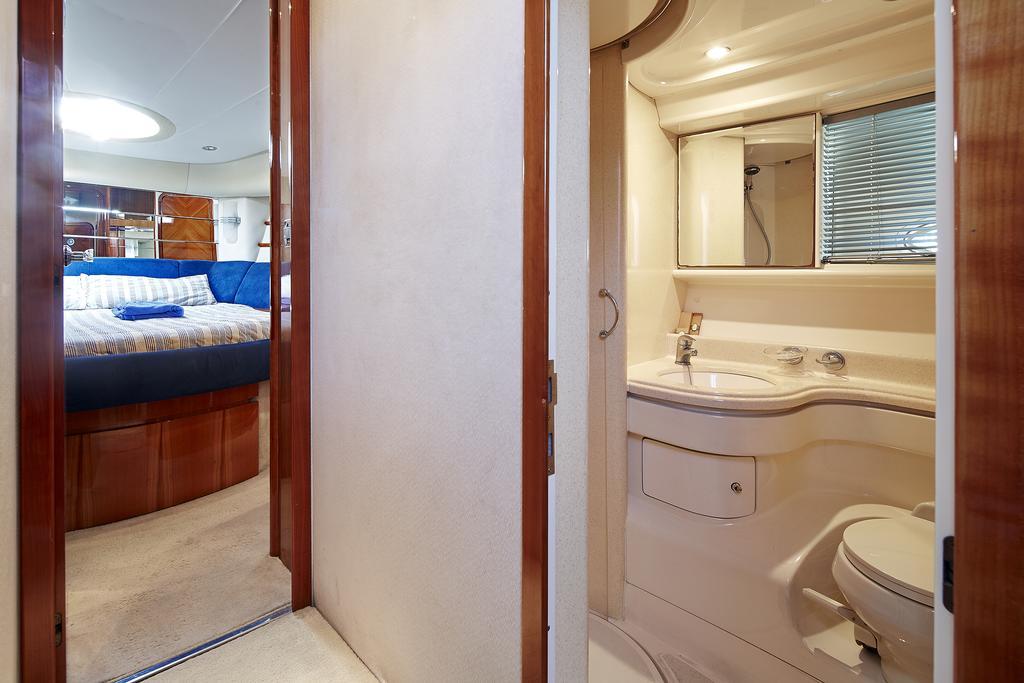 Hotel en barco La Gavina Boat Barcelona