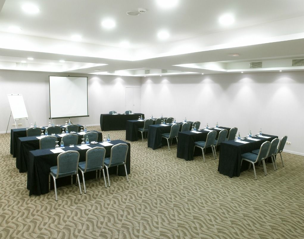 Hotel Leonardo Gran Via 3*
