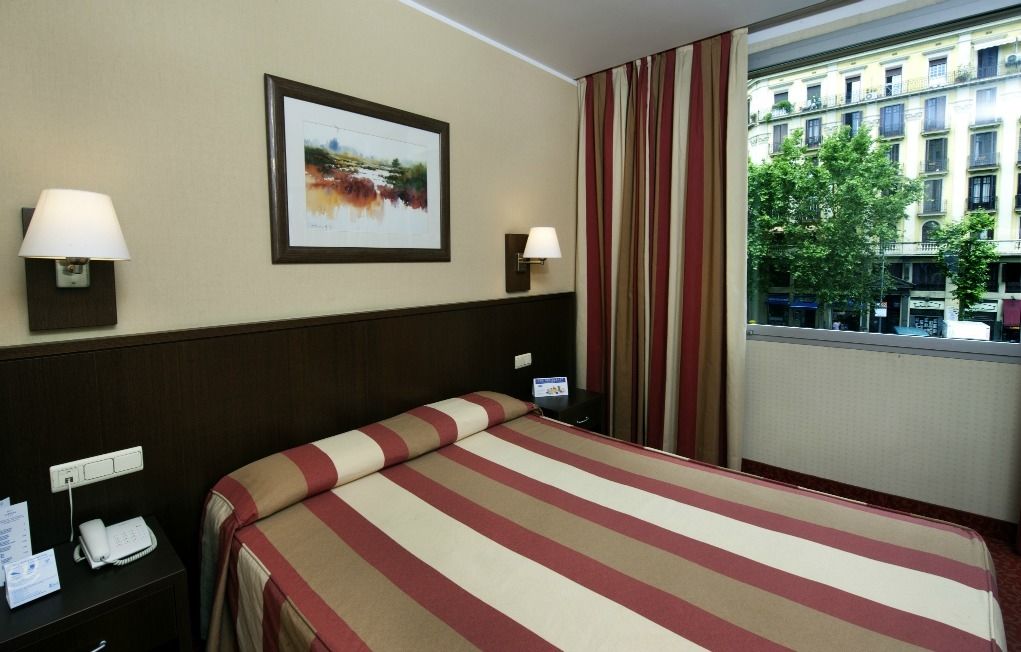 Hotel Leonardo Gran Via 3*