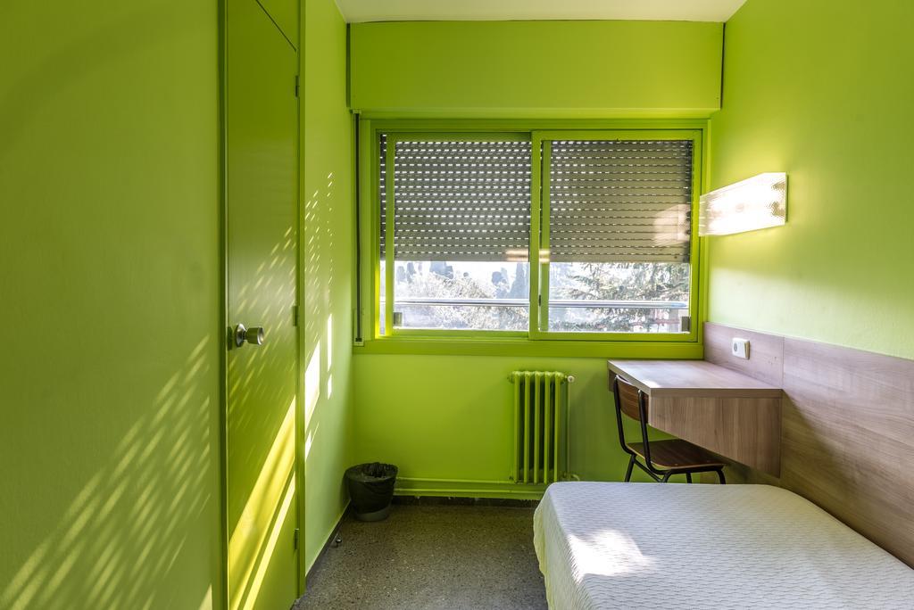 Pensión Residencia Salesiana Marti-codolar 2*