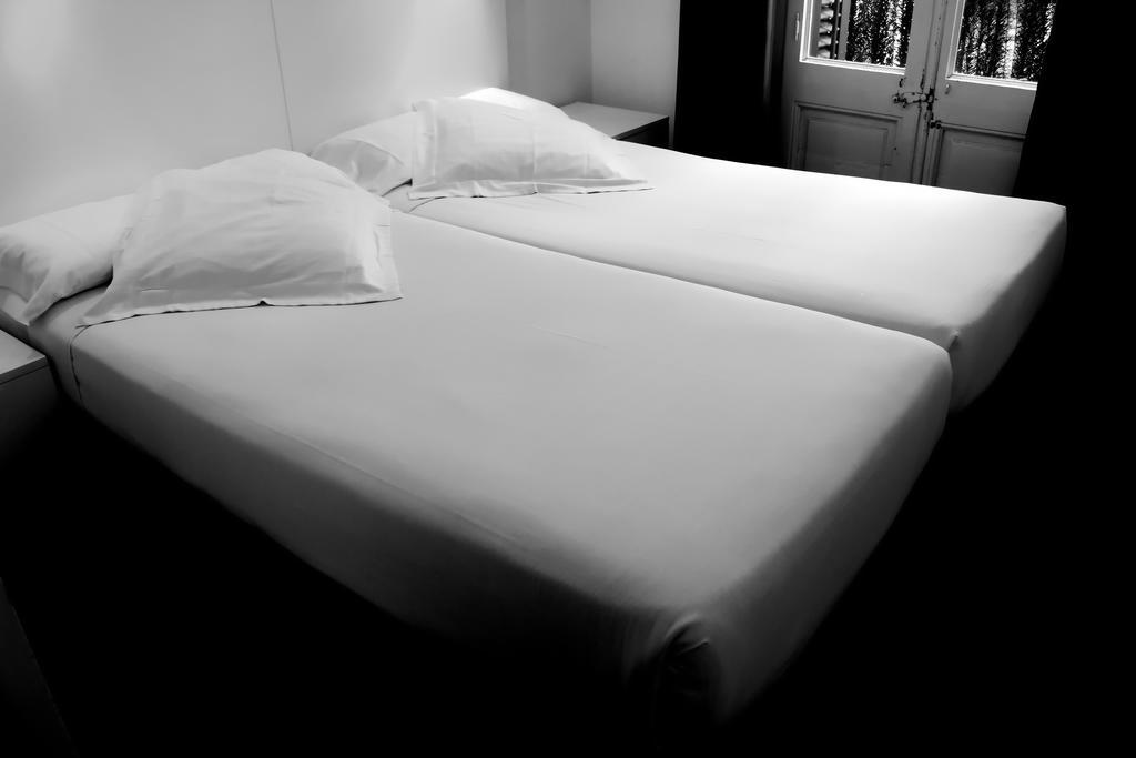 Hostal Raval Botella Private