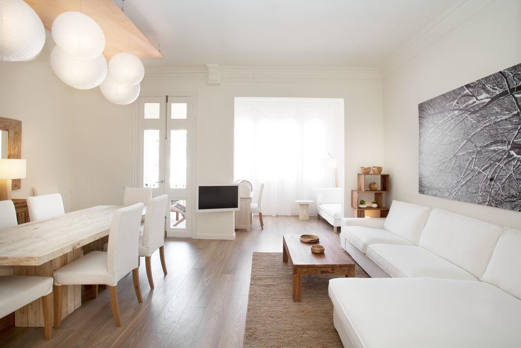 Apartamento Casanova Charm 4bdr Barcelona