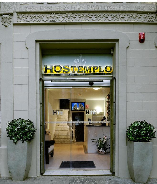 Hostemplo Sagrada Familia 3*