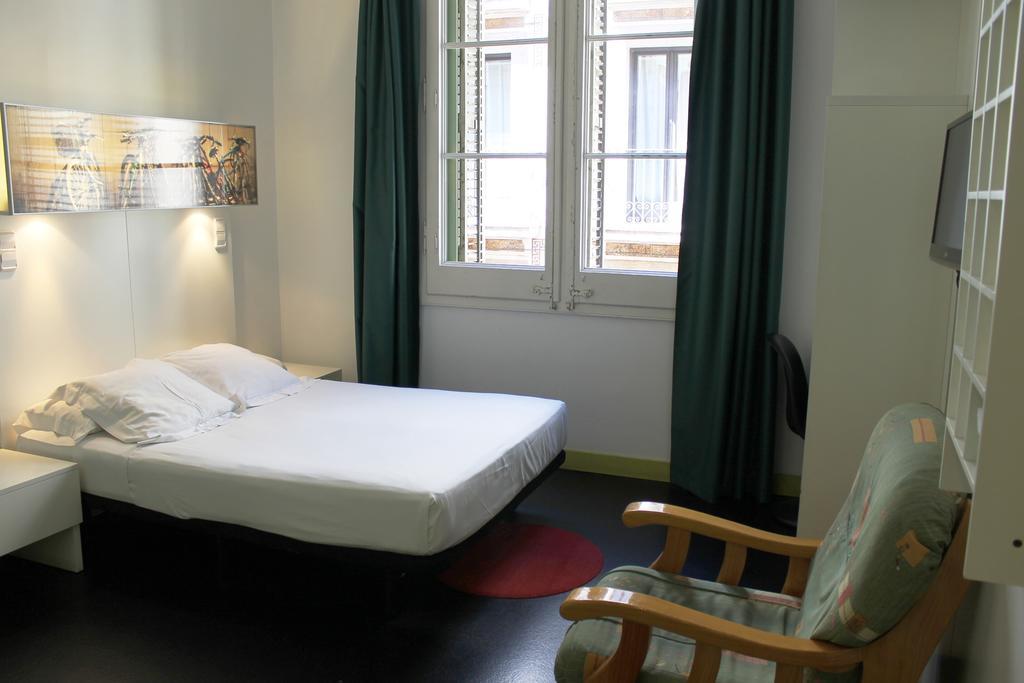 Hostal Raval Botella Private Barcelona