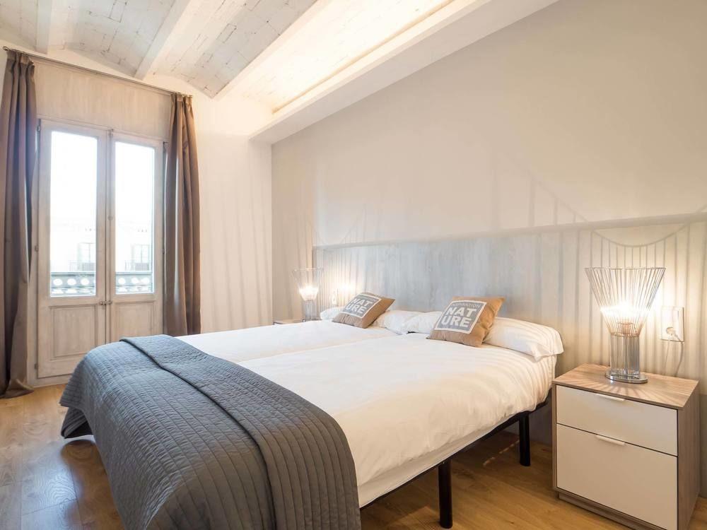 Rent Near Plaza De Cataluña Apartamento *