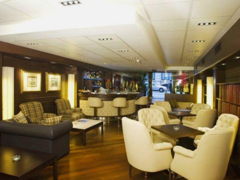 Colonial 4*