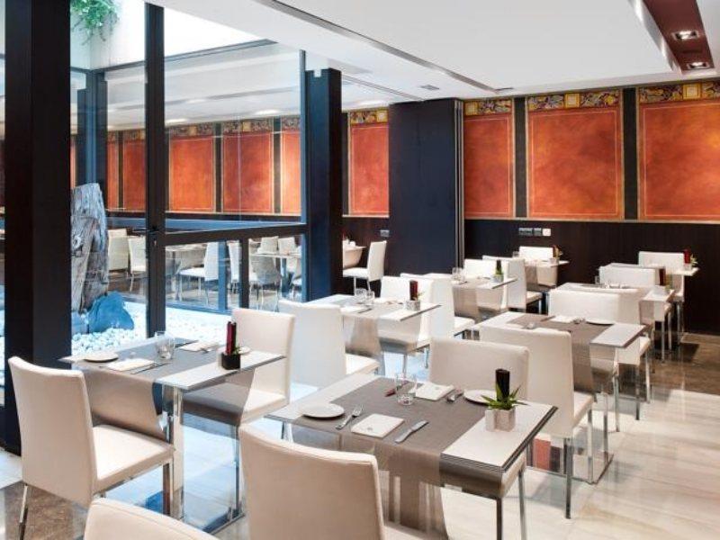 Catalonia Port Hotel