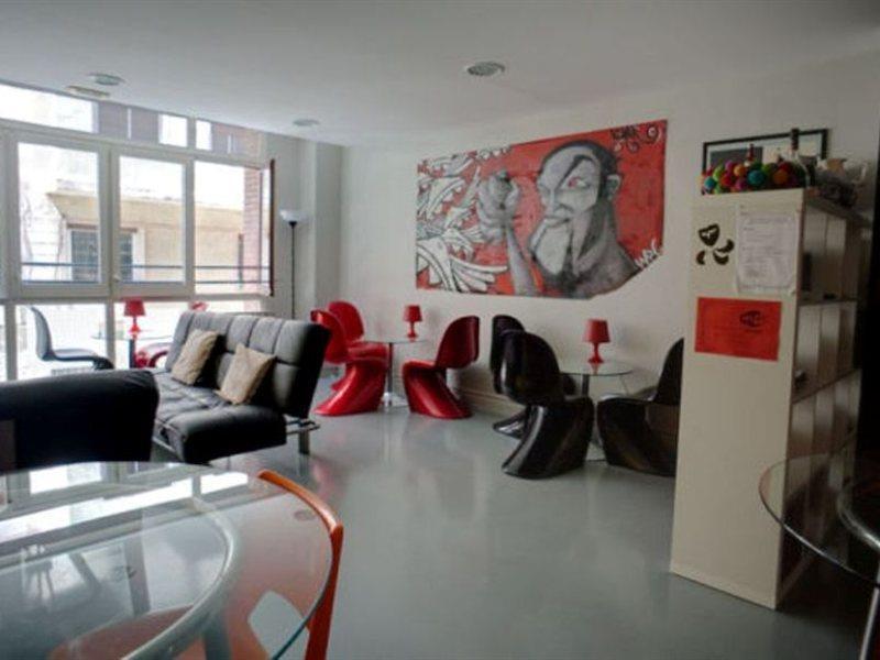 Alberguinn Hostal *