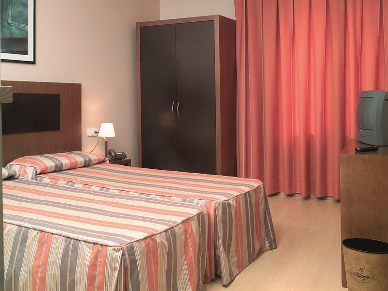 Adagio Hotel 2*