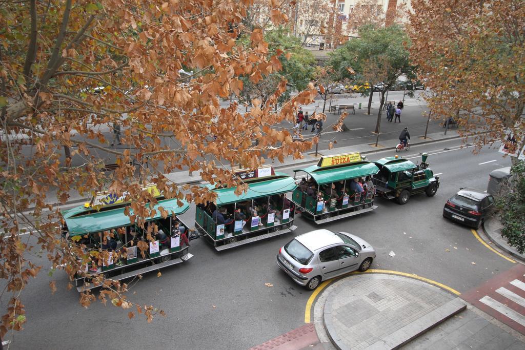 Near Clot&sagrada Familia