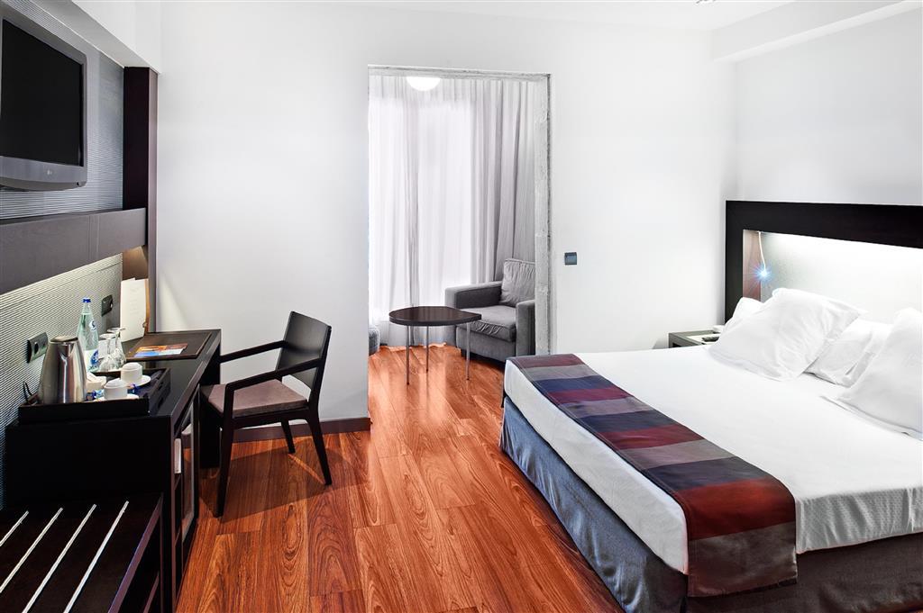 Catalonia Port Hotel