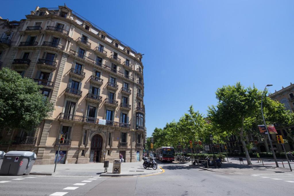 Hostalin Gran Via 3*
