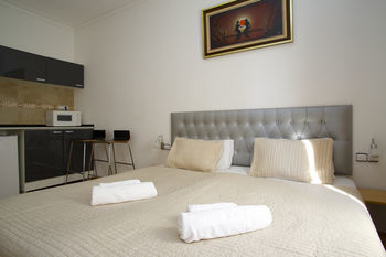 Pensión Casp House