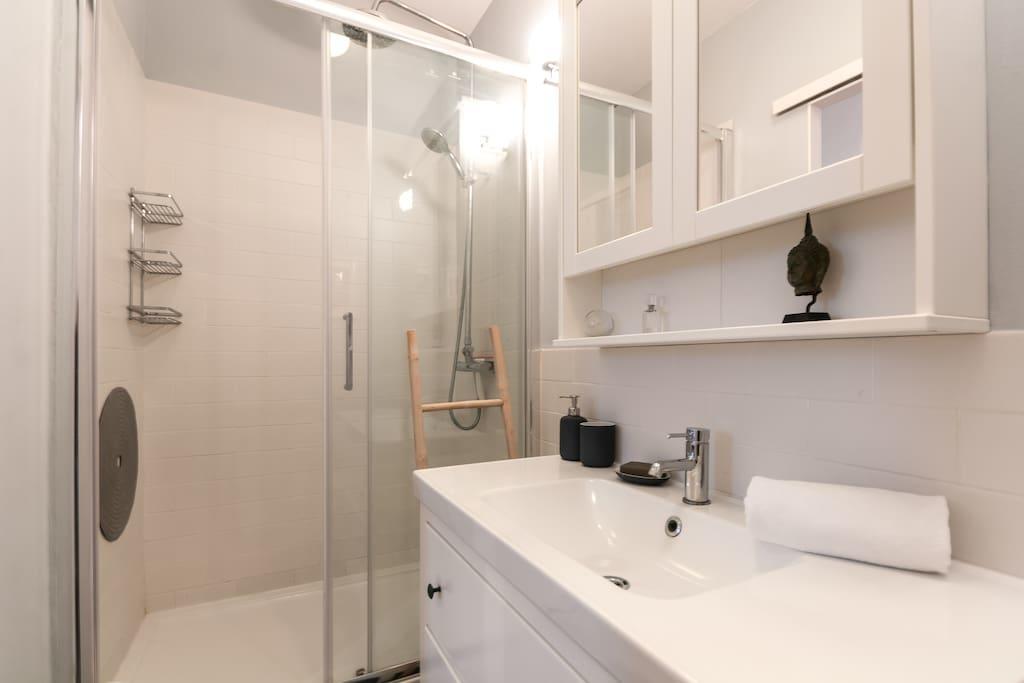 3 Bedroom Near Las Ramblas Apartamento Barcelona