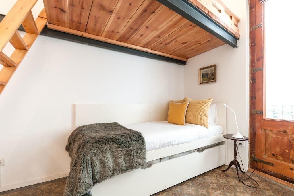 3 Bedroom Near Las Ramblas Apartamento