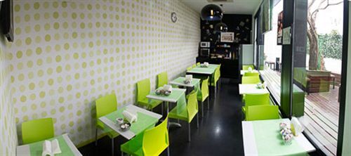 Raval Botella Private Hostal