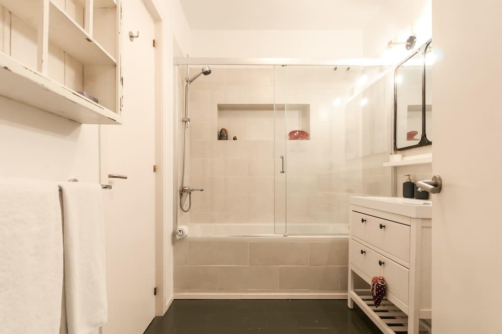 Apartamento 3 Bedroom Near Las Ramblas