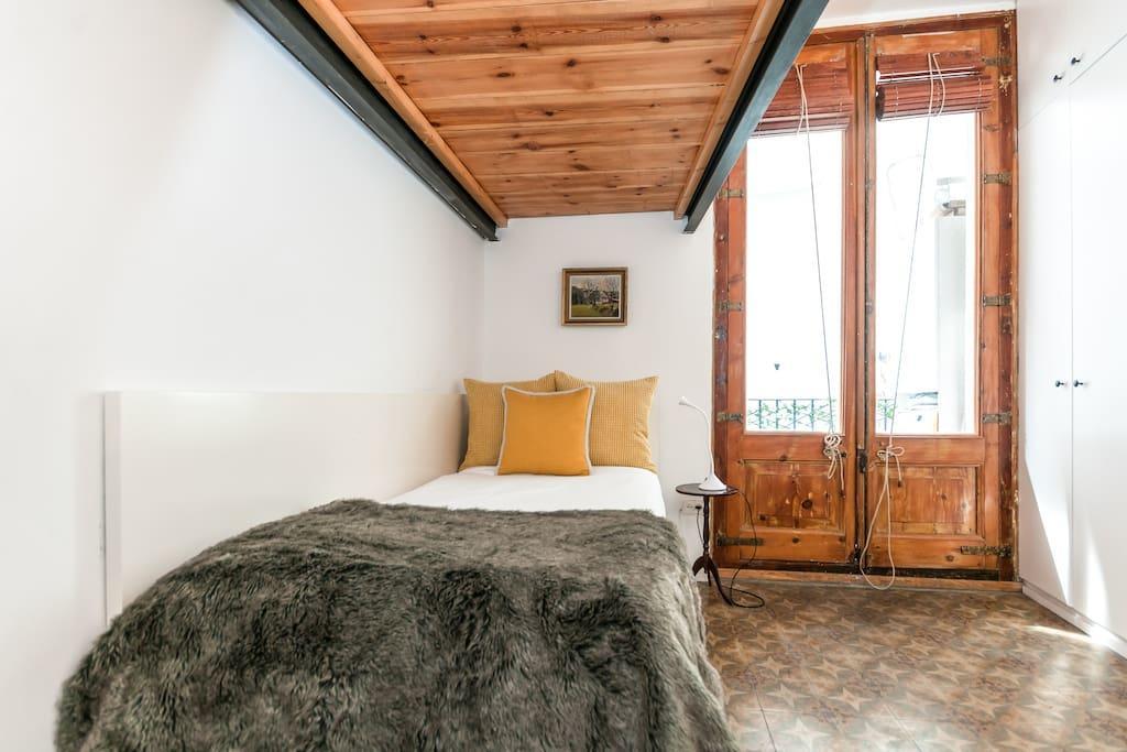 3 Bedroom Near Las Ramblas Barcelona