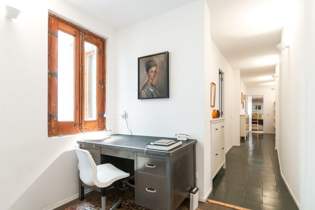 3 Bedroom Near Las Ramblas Apartamento