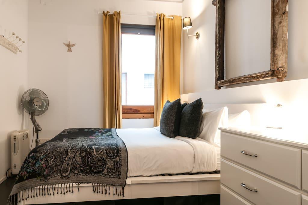 3 Bedroom Near Las Ramblas Apartamento *