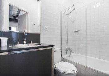 No 5 - The Streets Hotel 4*
