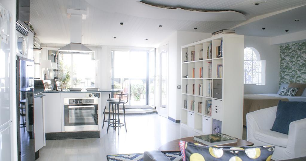 Panoramic Love Nest Pensión *