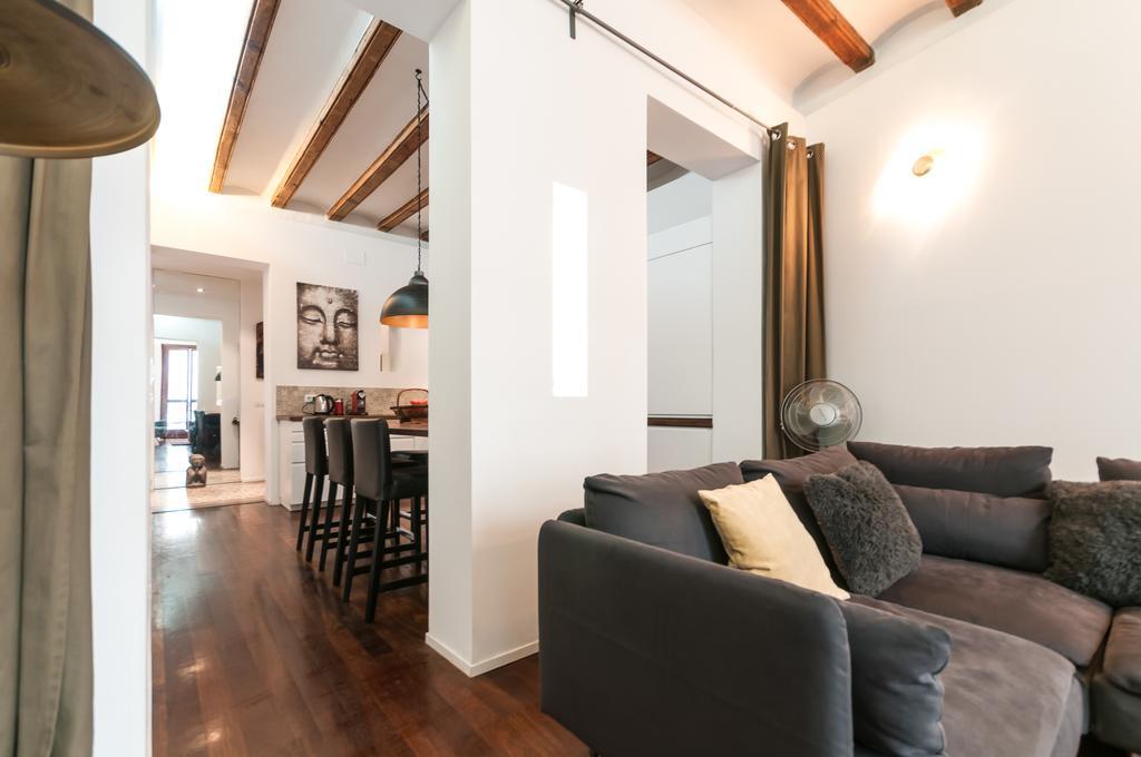 Apartamento 3 Bedroom Near Las Ramblas