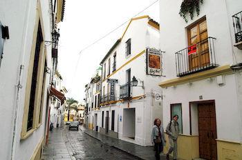 Santa Ana Guest house *