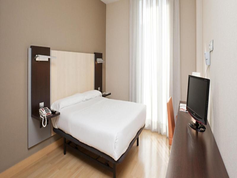 Hotel Ilunion Auditori 3*