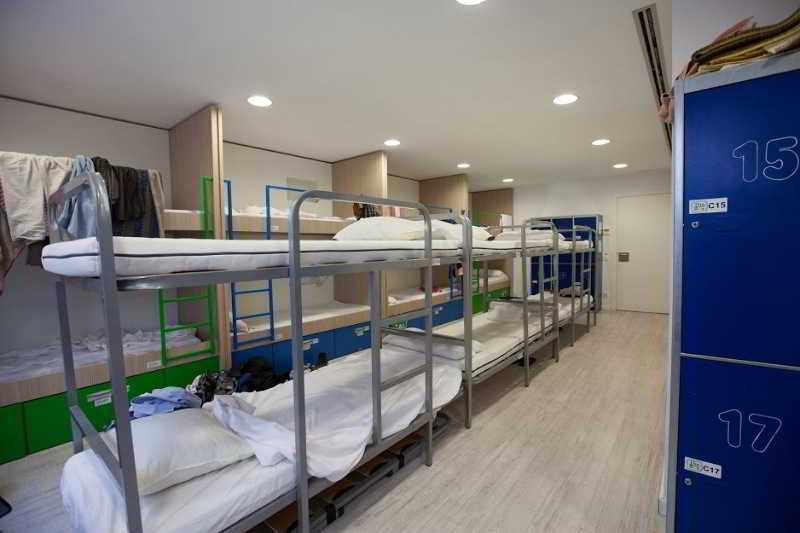 Onefam Ramblas Hostel Barcelona