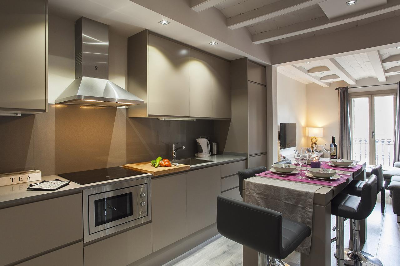 Elegant Eixample Nicely Decorated Apartment