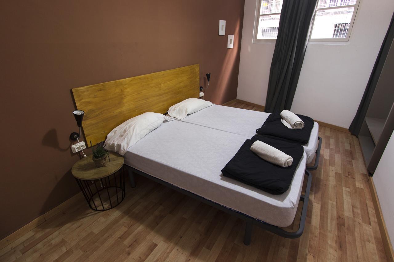Break N Bed Hostal