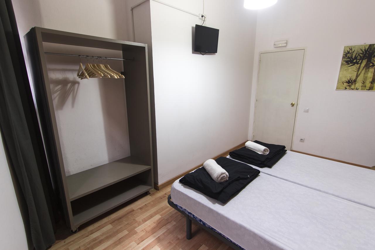 Break N Bed Hostal *
