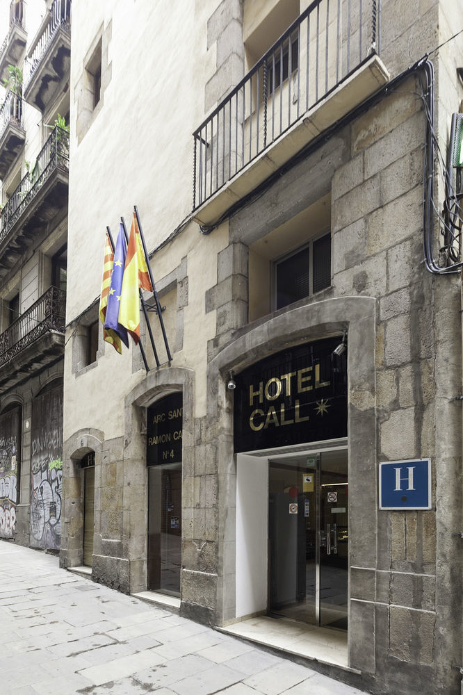 El Call Hotel *