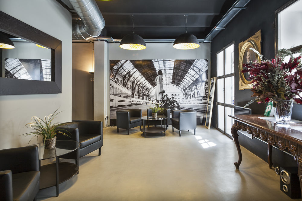 Hotel Dingdong Fira